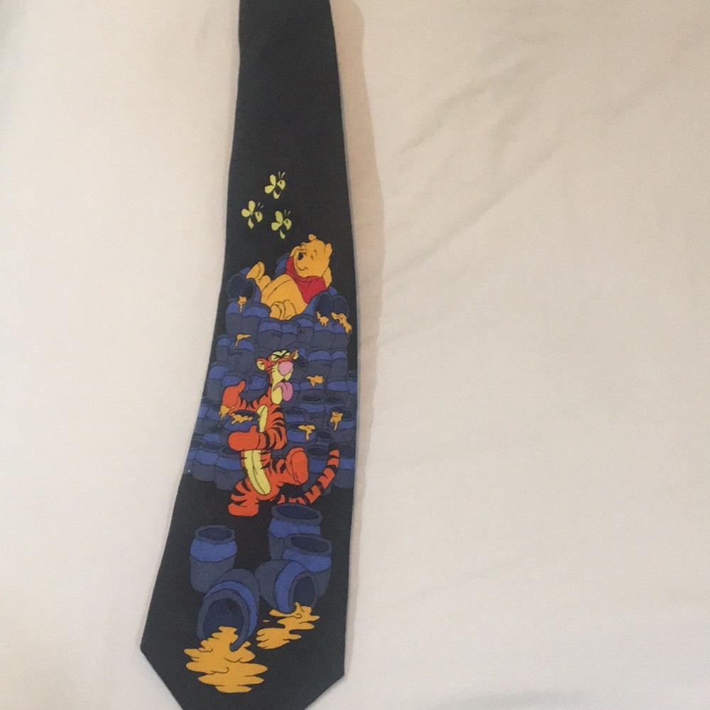 Disney Winnie the Pooh men’s tie